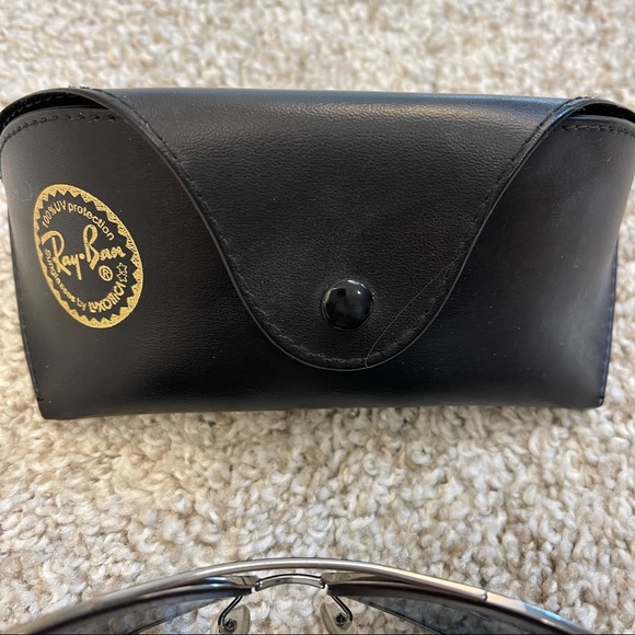 RayBan silver and black frames only! - Picture 7 of 7